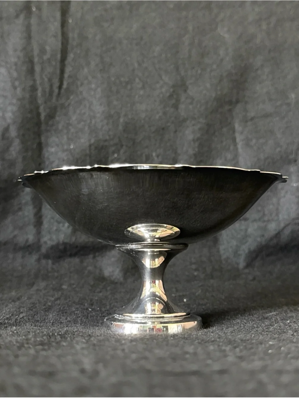 Oneida Silver Plate Pedestal Compote or Candy Dish Bowl Vintage Scalloped Edge